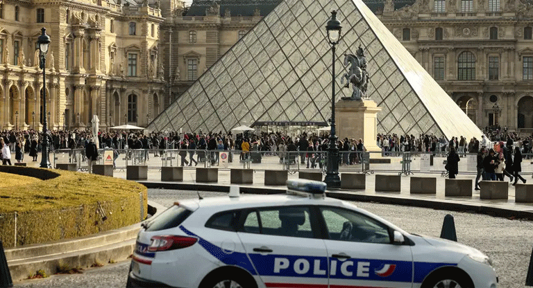 103025-louvre